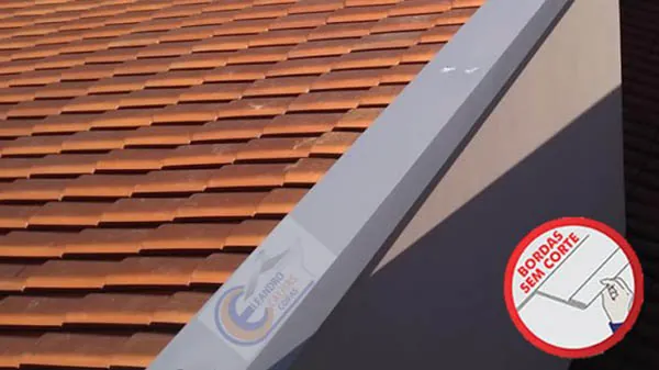 Pingadeira instalada em muro